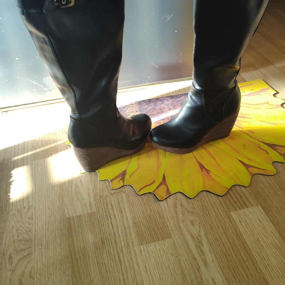 Dr. Scholl's Black Wedge Boots